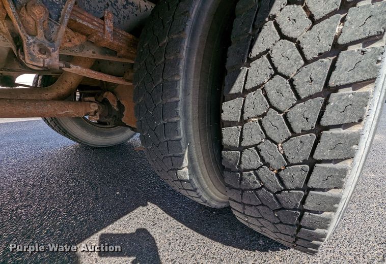 image for item LF9649 1994 International 3800  inmate transport bus