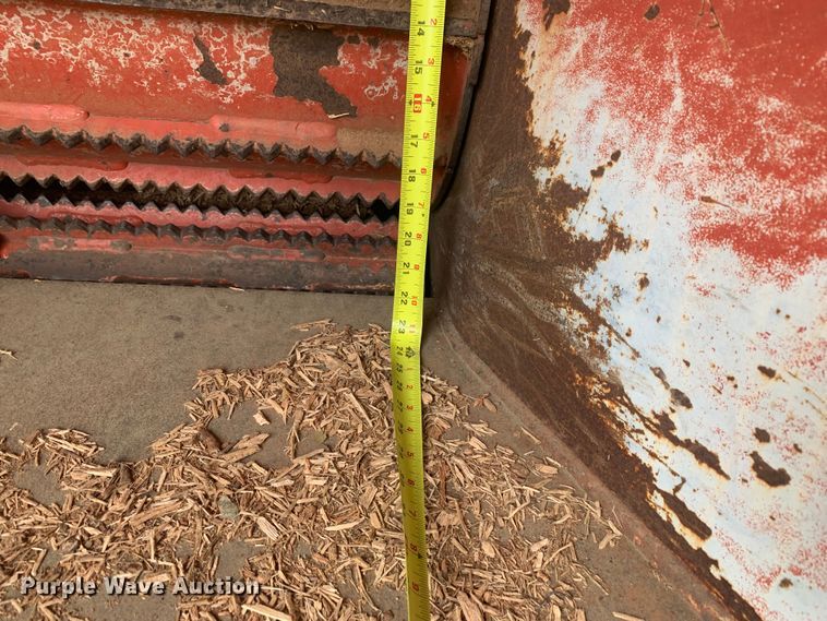 image for item LH9540 2012 Morbark Beever M15R  wood chipper