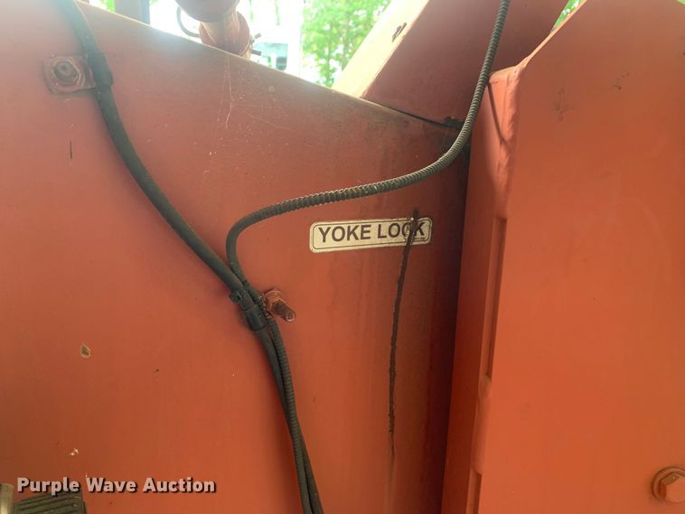 image for item LH9540 2012 Morbark Beever M15R  wood chipper