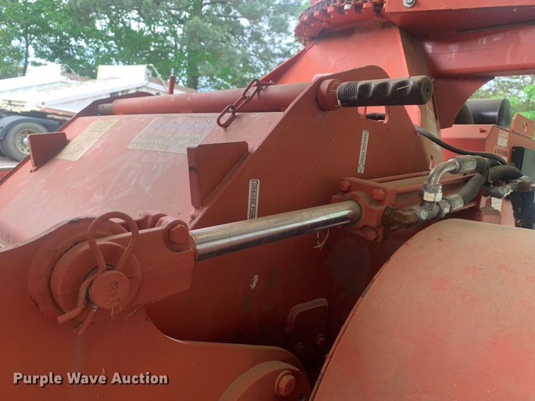 image for item LH9540 2012 Morbark Beever M15R  wood chipper