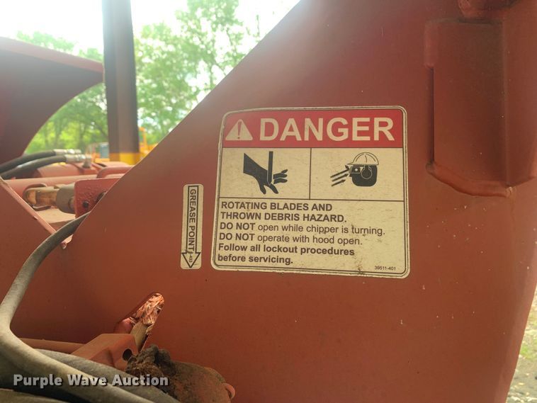 image for item LH9540 2012 Morbark Beever M15R  wood chipper