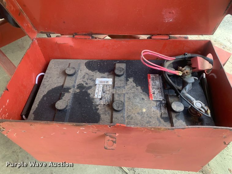 image for item LH9540 2012 Morbark Beever M15R  wood chipper