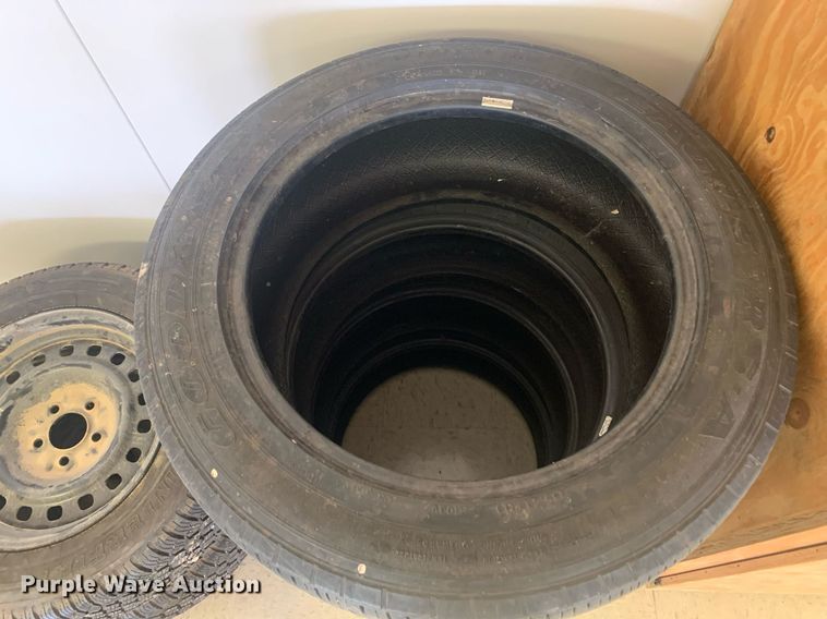 image for item LH9556 (8) tires