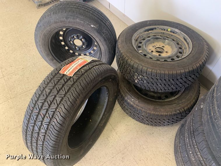 image for item LH9556 (8) tires