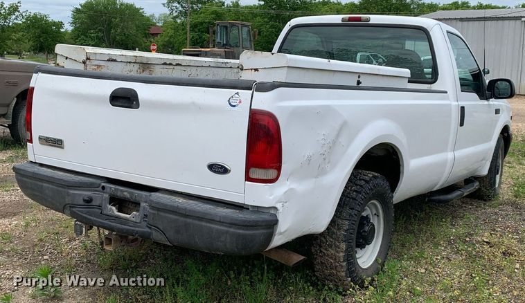 image for item LH9582 2002 Ford F250 Super Duty  pickup truck