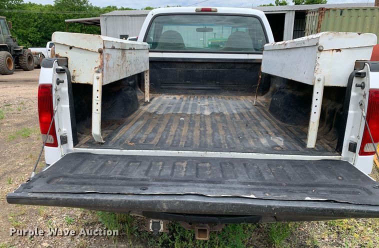 image for item LH9582 2002 Ford F250 Super Duty  pickup truck