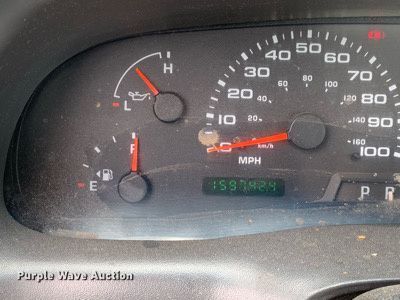 image for item LH9582 2002 Ford F250 Super Duty  pickup truck