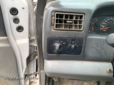 image for item LH9582 2002 Ford F250 Super Duty  pickup truck