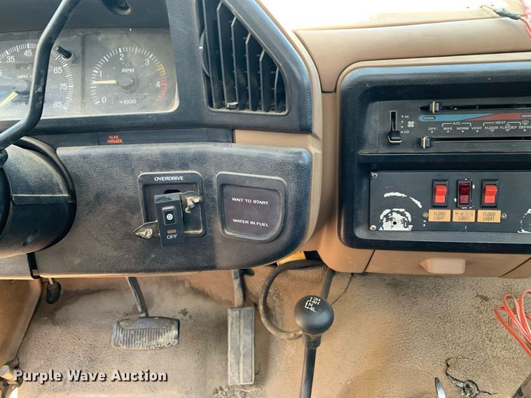 image for item LH9584 1989 Ford F350  utility bed pickup truck