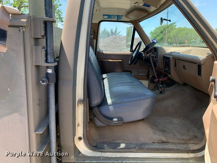 image for item LH9584 1989 Ford F350  utility bed pickup truck