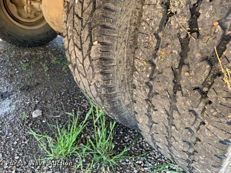 image for item LH9584 1989 Ford F350  utility bed pickup truck