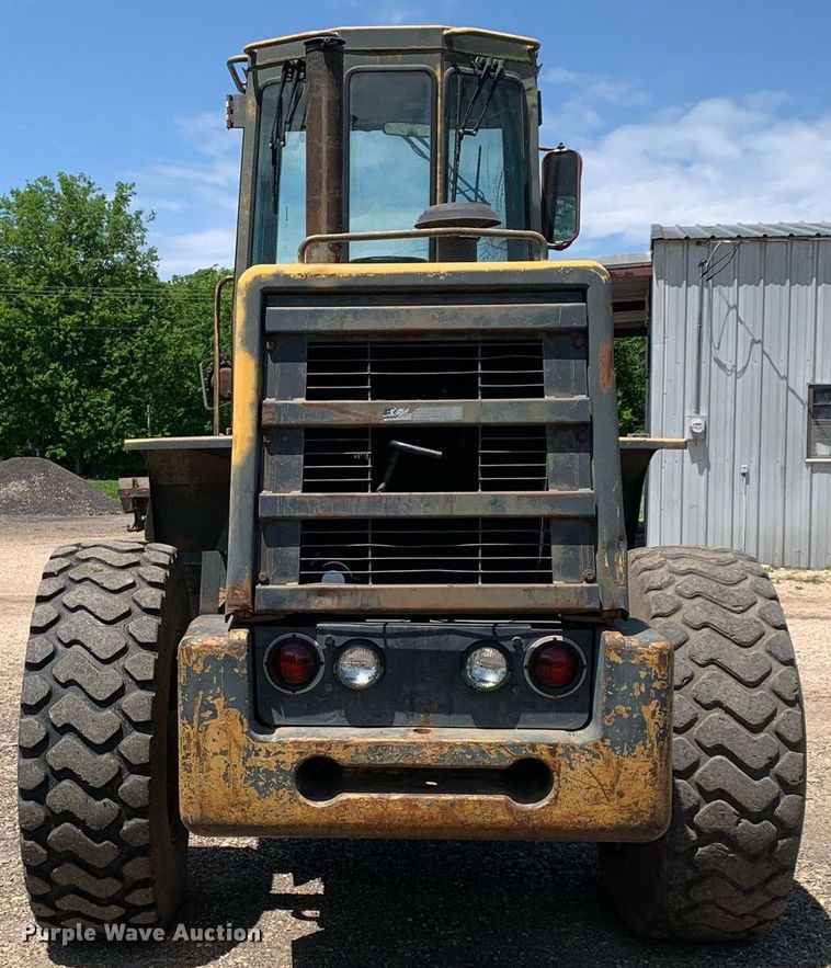 image for item LH9585 1991 Dresser 520C  wheel loader