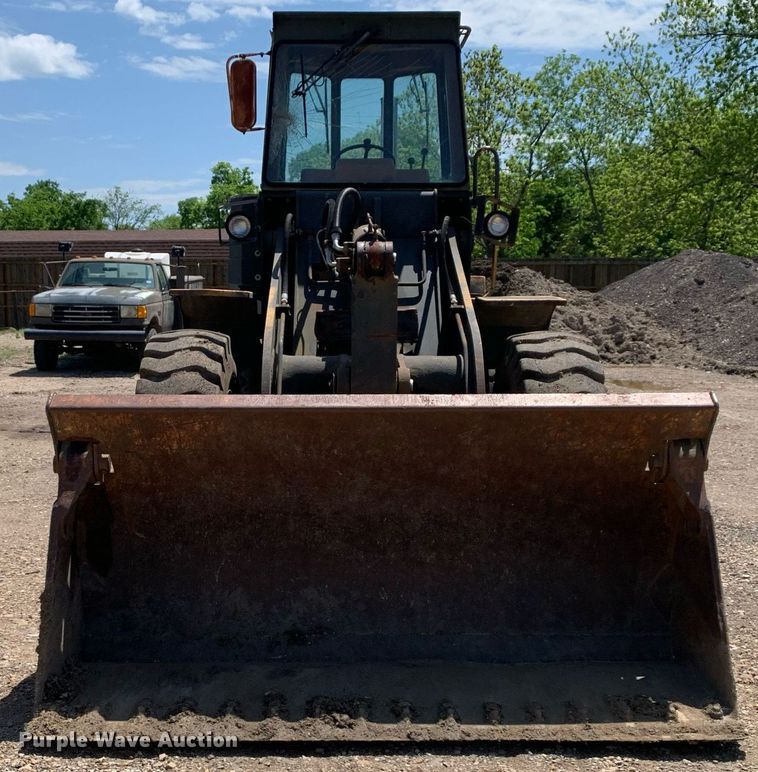 image for item LH9585 1991 Dresser 520C  wheel loader