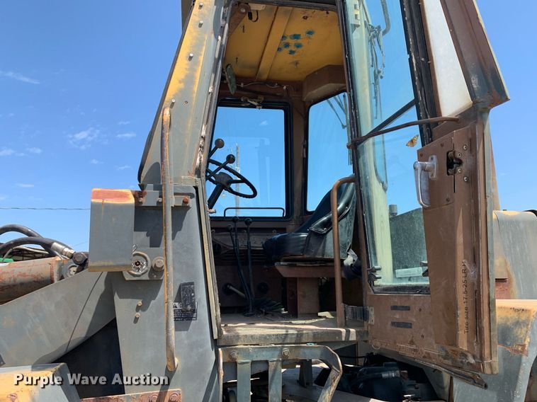 image for item LH9585 1991 Dresser 520C  wheel loader