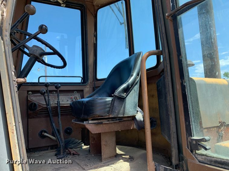 image for item LH9585 1991 Dresser 520C  wheel loader