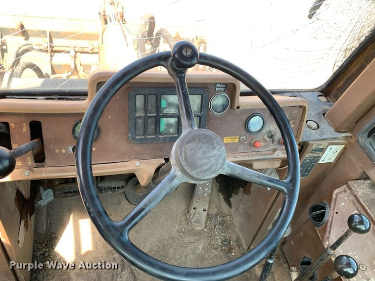 image for item LH9585 1991 Dresser 520C  wheel loader