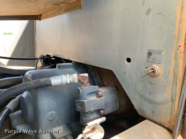 image for item LH9585 1991 Dresser 520C  wheel loader