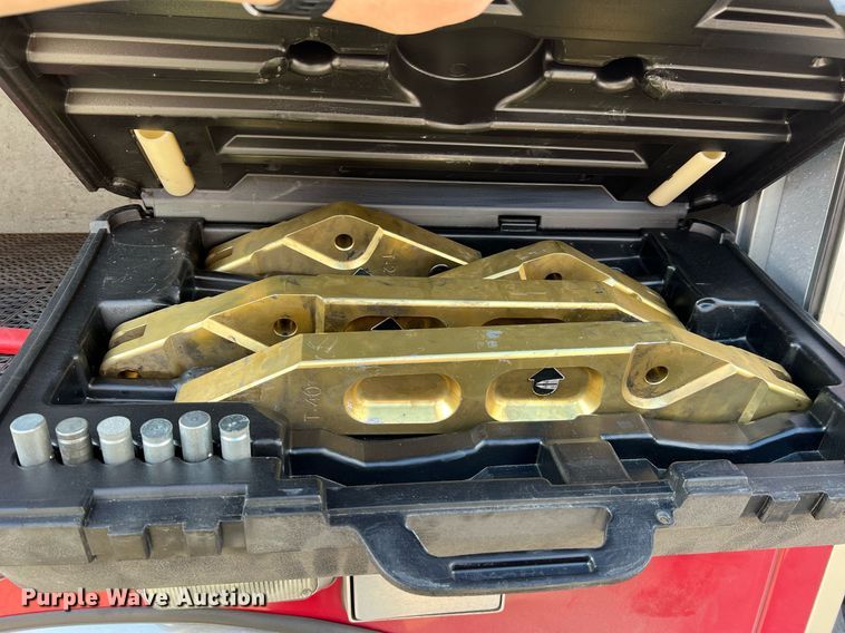 image for item LI9585 2005 American LaFrance Eagle  pumper fire truck