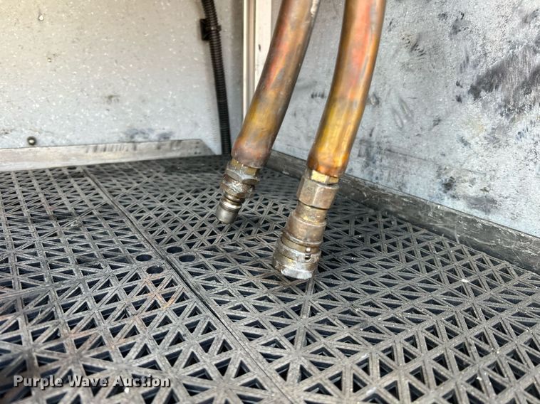 image for item LI9585 2005 American LaFrance Eagle  pumper fire truck