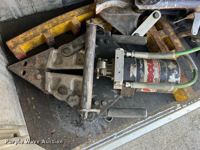 image for item LI9585 2005 American LaFrance Eagle  pumper fire truck