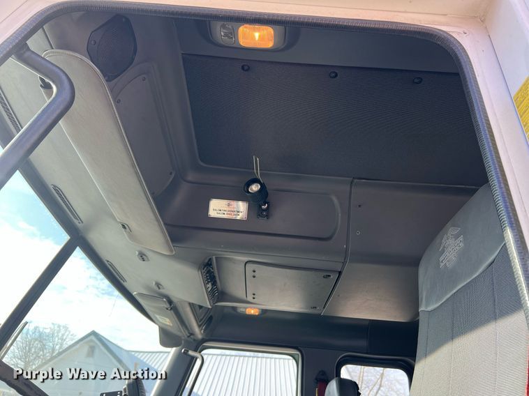 image for item LI9585 2005 American LaFrance Eagle  pumper fire truck