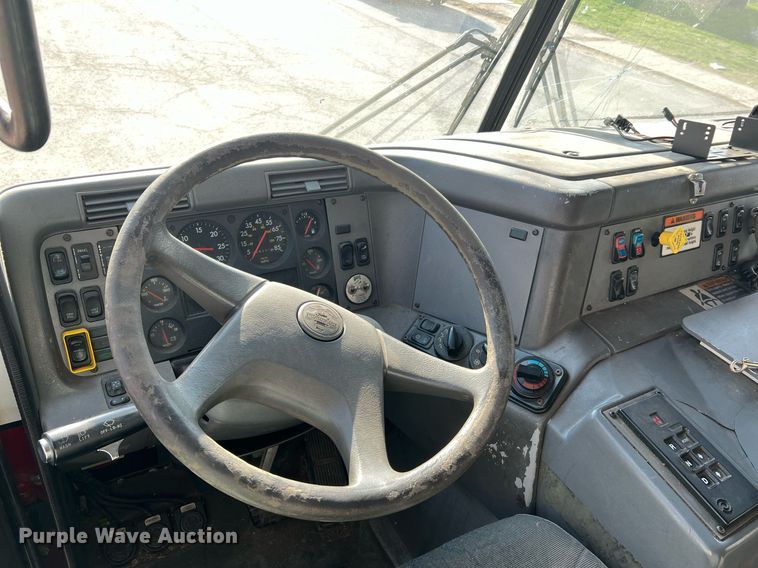 image for item LI9585 2005 American LaFrance Eagle  pumper fire truck