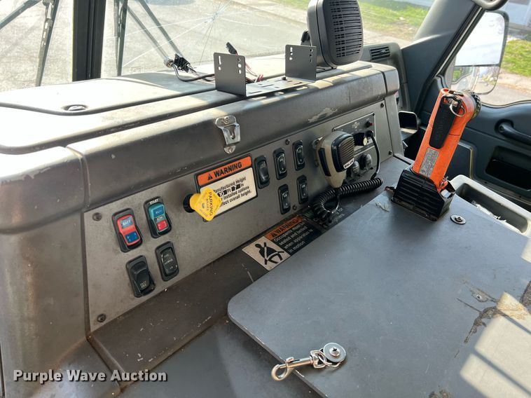 image for item LI9585 2005 American LaFrance Eagle  pumper fire truck