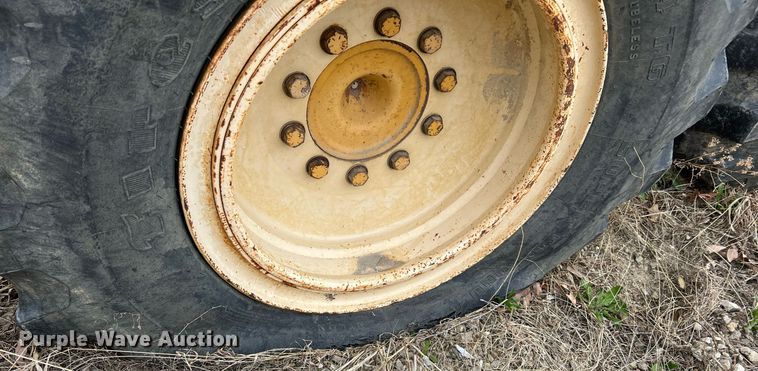 image for item LI9588 Champion 710A Series III  motor grader