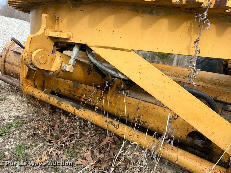 image for item LI9588 Champion 710A Series III  motor grader