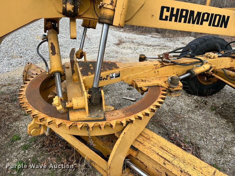 image for item LI9588 Champion 710A Series III  motor grader