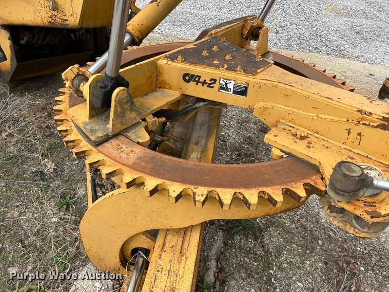 image for item LI9588 Champion 710A Series III  motor grader