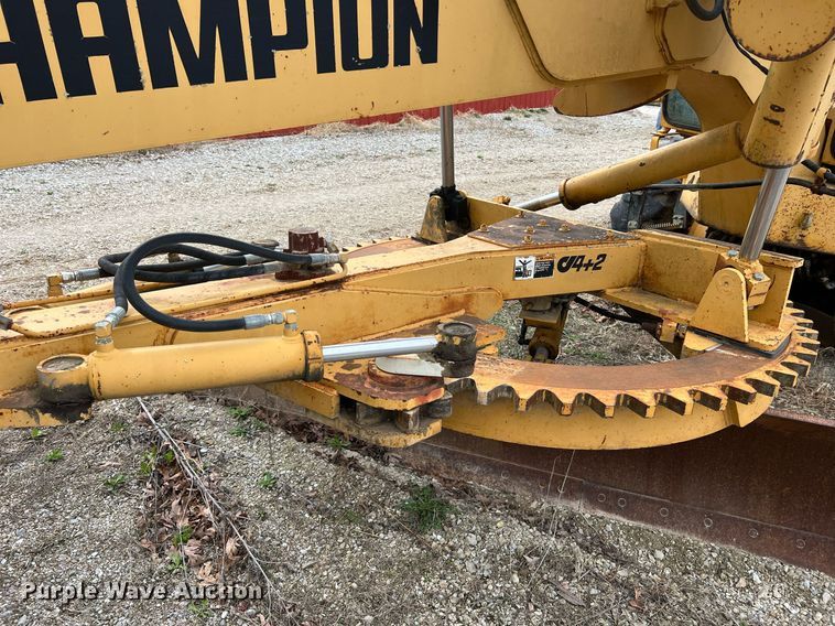 image for item LI9588 Champion 710A Series III  motor grader