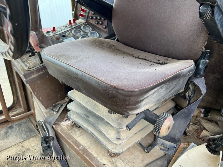 image for item LI9588 Champion 710A Series III  motor grader