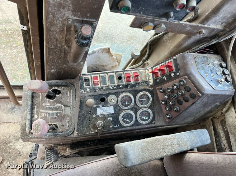 image for item LI9588 Champion 710A Series III  motor grader