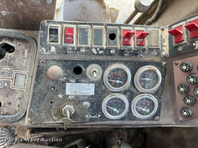 image for item LI9588 Champion 710A Series III  motor grader