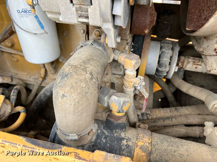 image for item LI9588 Champion 710A Series III  motor grader