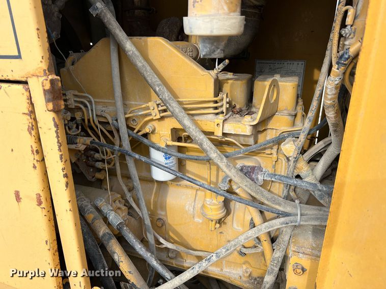 image for item LI9588 Champion 710A Series III  motor grader