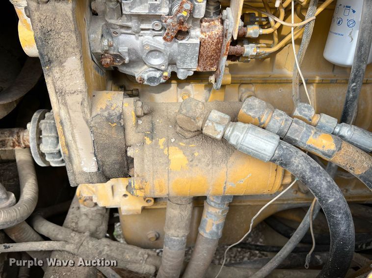 image for item LI9588 Champion 710A Series III  motor grader