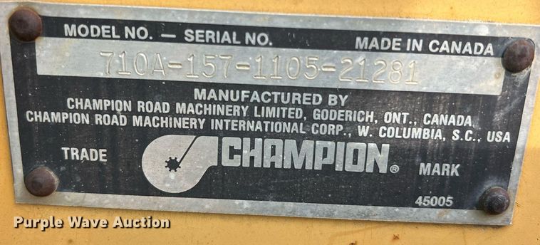 image for item LI9588 Champion 710A Series III  motor grader