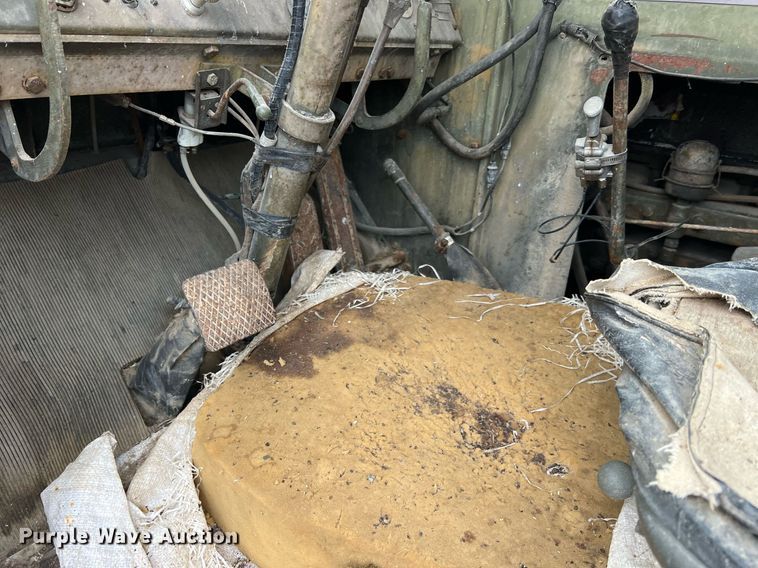 image for item LI9589 1964 American 2360  crane