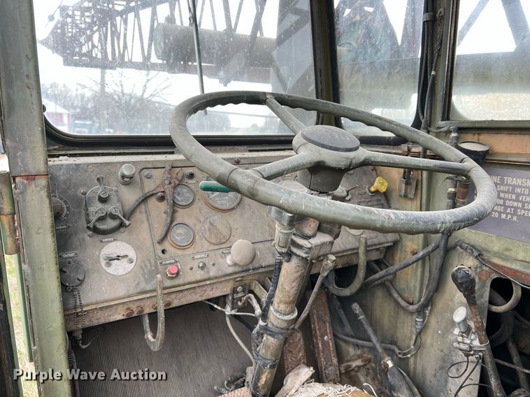 image for item LI9589 1964 American 2360  crane