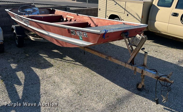 image for item LI9593 1988 Lowe  boat