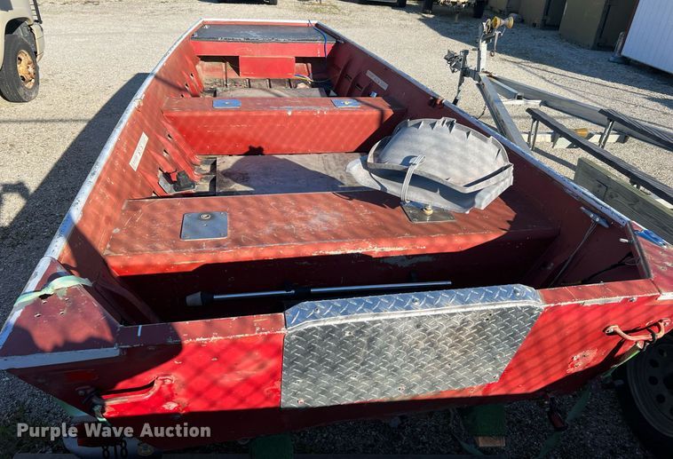 image for item LI9593 1988 Lowe  boat