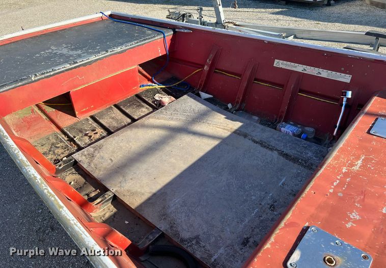 image for item LI9593 1988 Lowe  boat