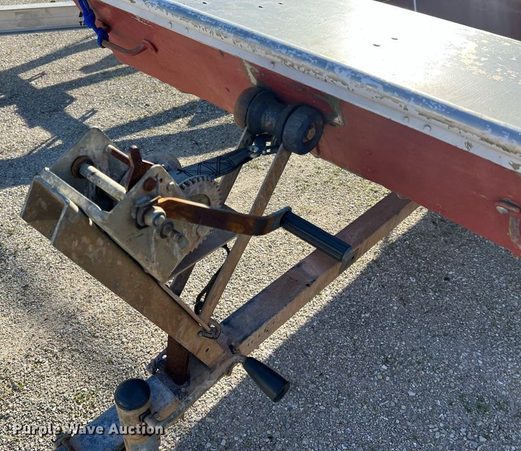 image for item LI9593 1988 Lowe  boat