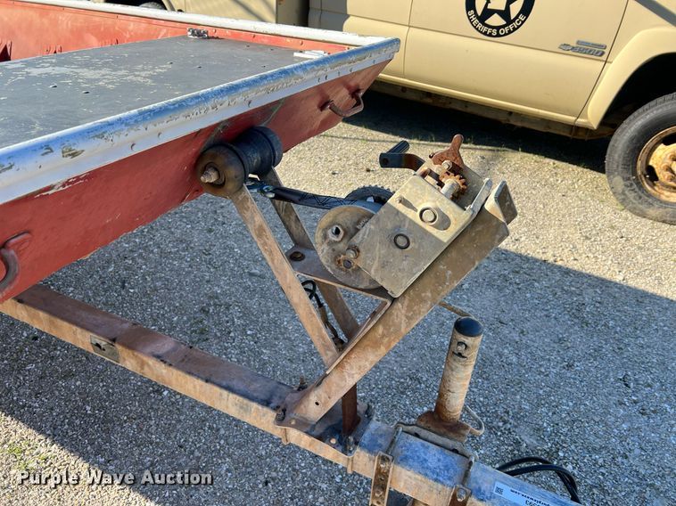 image for item LI9593 1988 Lowe  boat