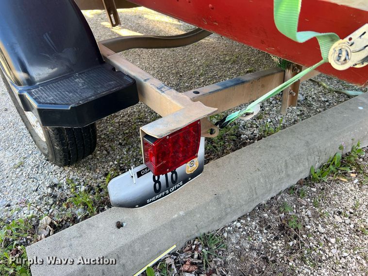 image for item LI9593 1988 Lowe  boat