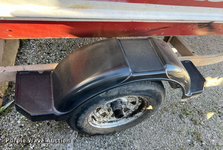 image for item LI9593 1988 Lowe  boat