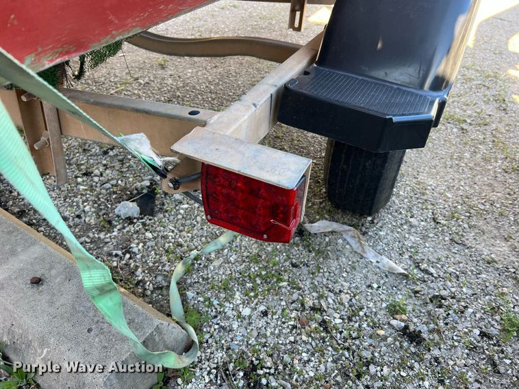 image for item LI9593 1988 Lowe  boat