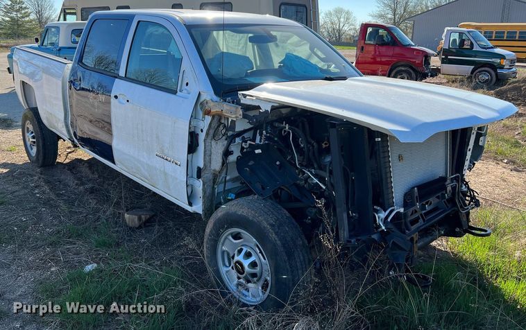 image for item LI9594 2016 Chevrolet Silverado 2500HD  Crew Cab pickup truck